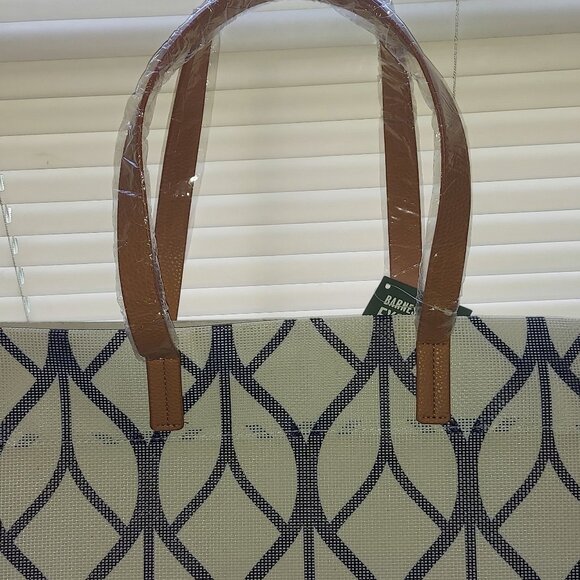 Barnes & Noble Summer Tote - Picture 8 of 10